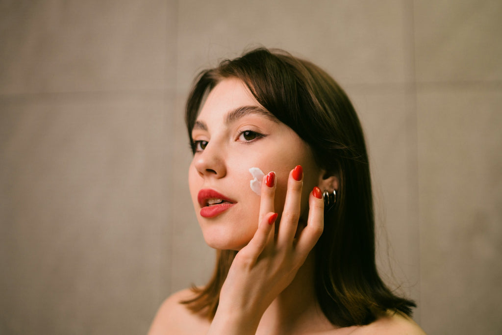 Quick Skincare Tips for On-the-Go Women