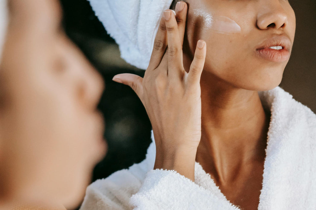 Active Women's Guide to Morning and Evening Skincare Routines